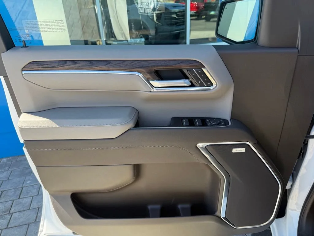 New 2026 Summit White GMC SLT image 32