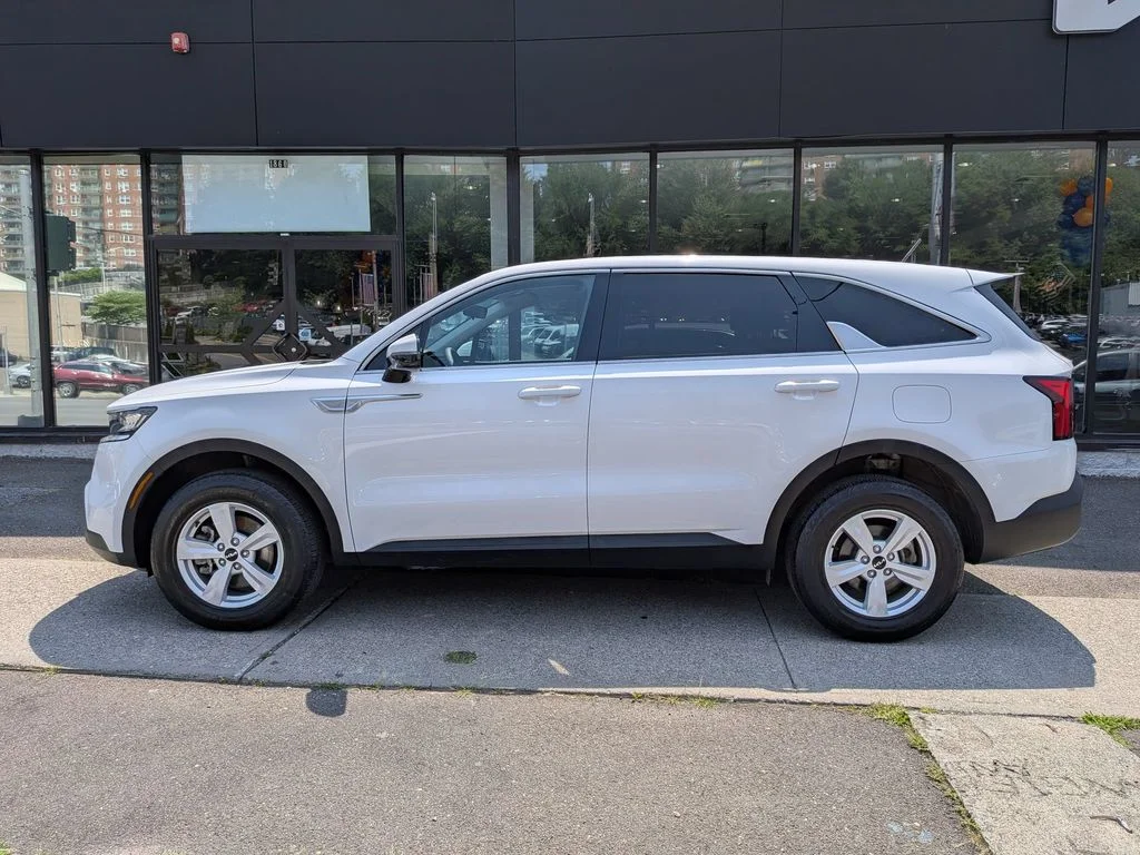 Used 2023 White Kia LX image 12