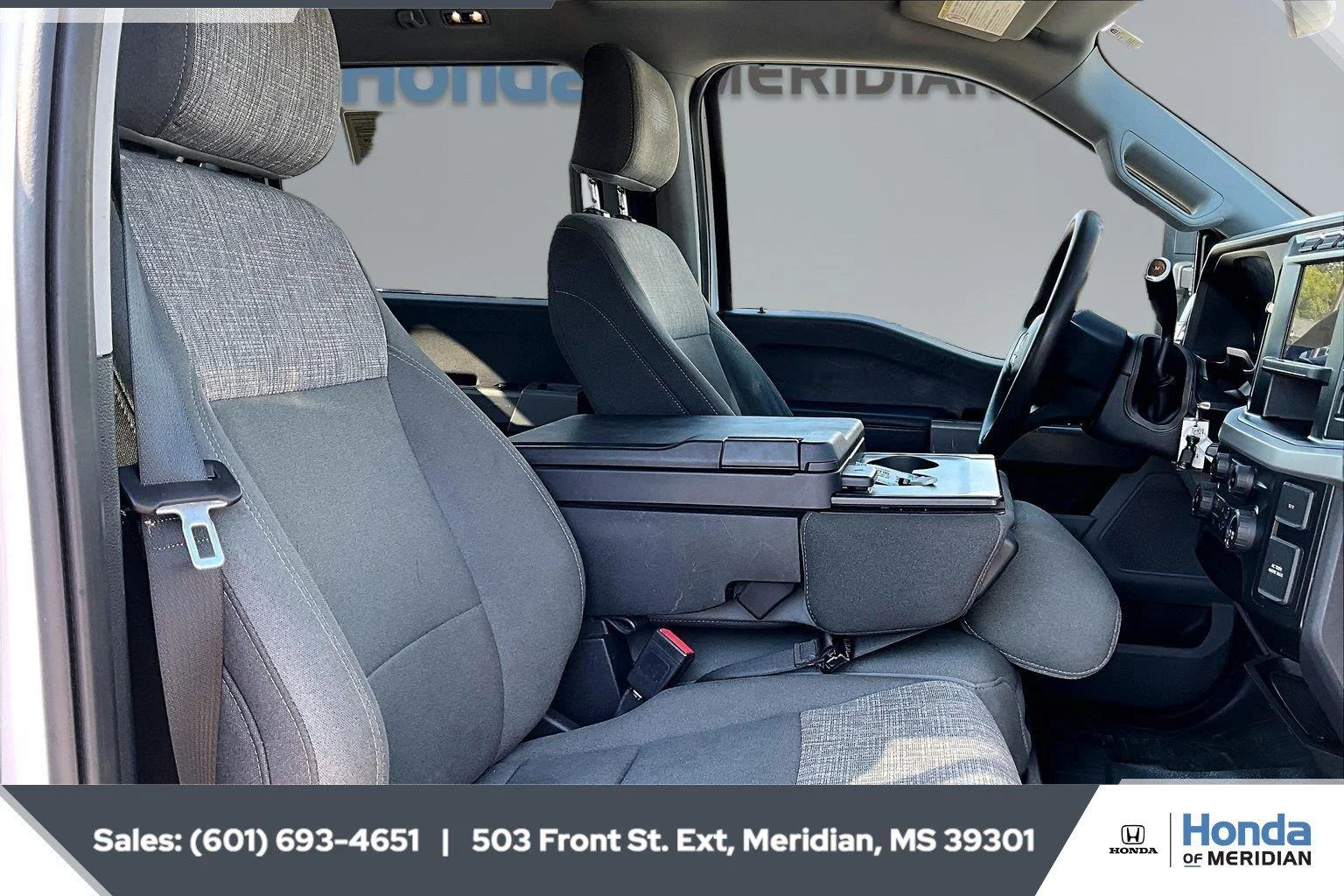 Used 2023 Oxford White Ford XLT image 6