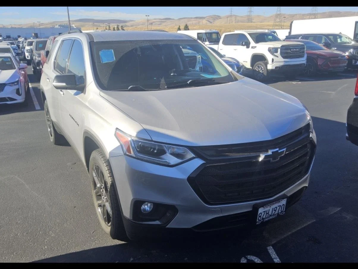 Used 2021 SILVER ICE METALLIC Chevrolet LT Cloth image 14