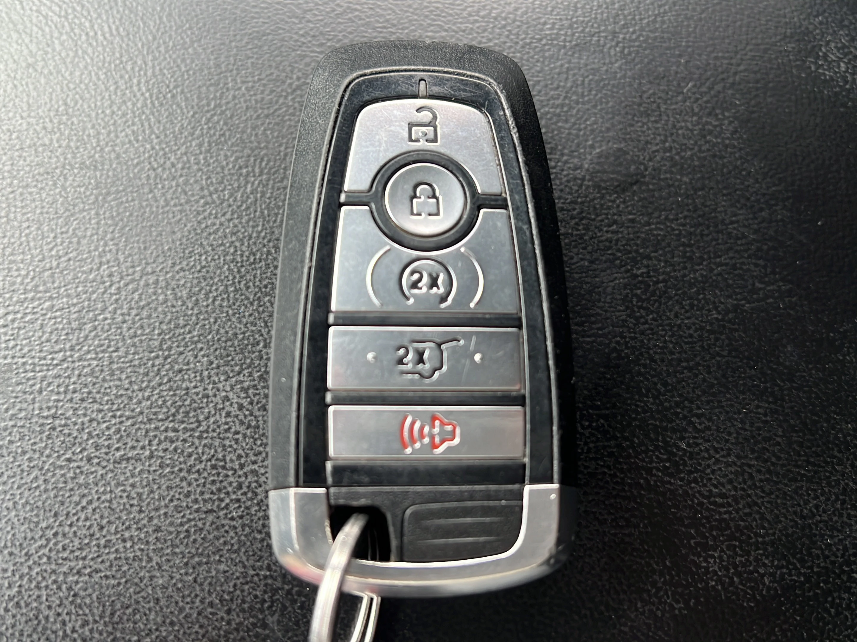 Used 2023 Silver Metallic Ford XLT image 26