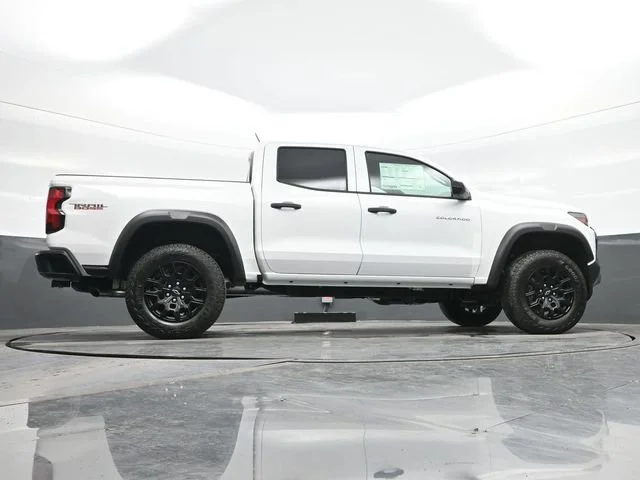 New 2026 Summit White Chevrolet Trail Boss image 17