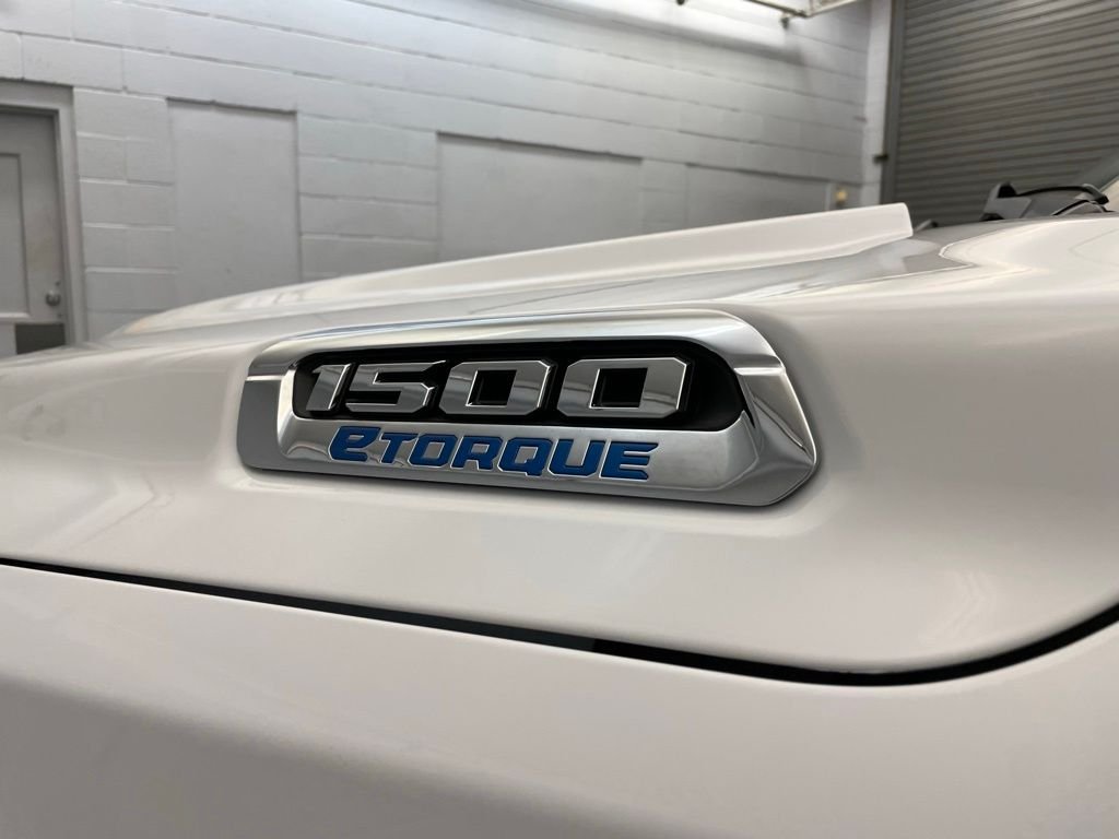 New 2026 Bright White Clear-Coat Exterior Paint RAM Big Horn/Lone Star image 9