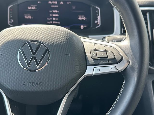 Used 2023 Deep Black Volkswagen 3.6L V6 SE w/Technology image 20