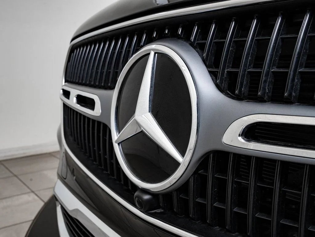 Used 2026 Black Mercedes-Benz GLC 300 image 3