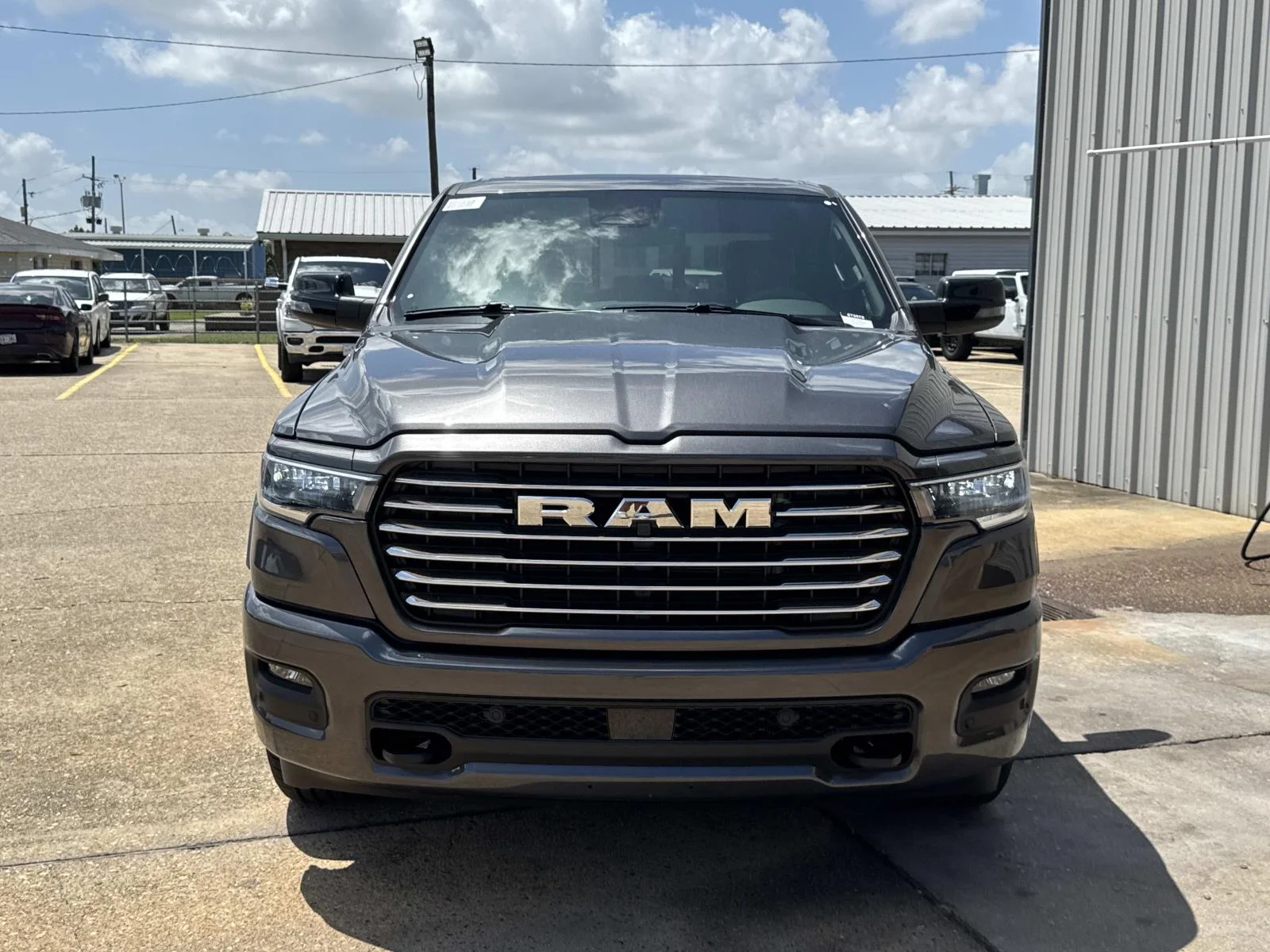 New 2026 Granite Crystal Metallic Clear-Coat Exterior Paint RAM Laramie image 2