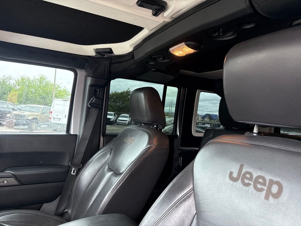Used 2017 Silver Jeep Unlimited Sport image 23