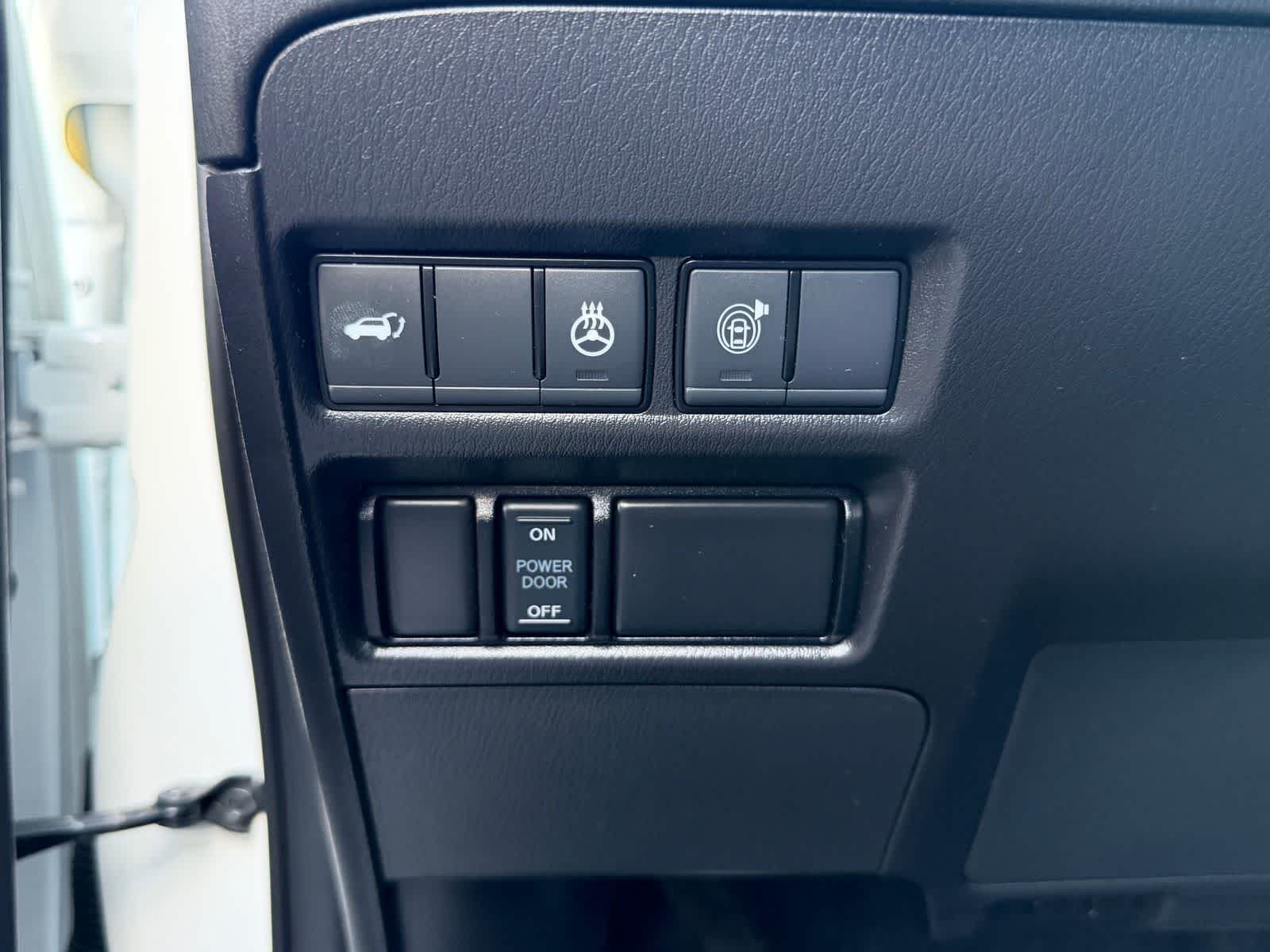 Used 2024 Aspen White Tricoat Nissan SL image 9