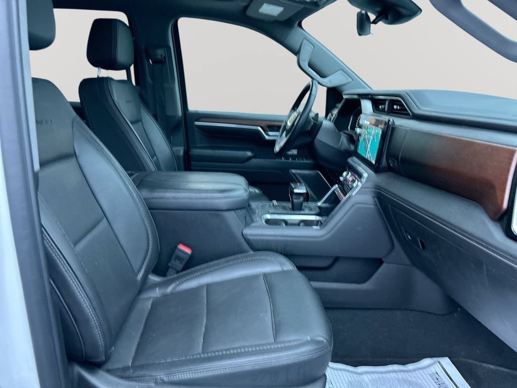Used 2023 WHITE FROST TRICOAT GMC Denali image 29