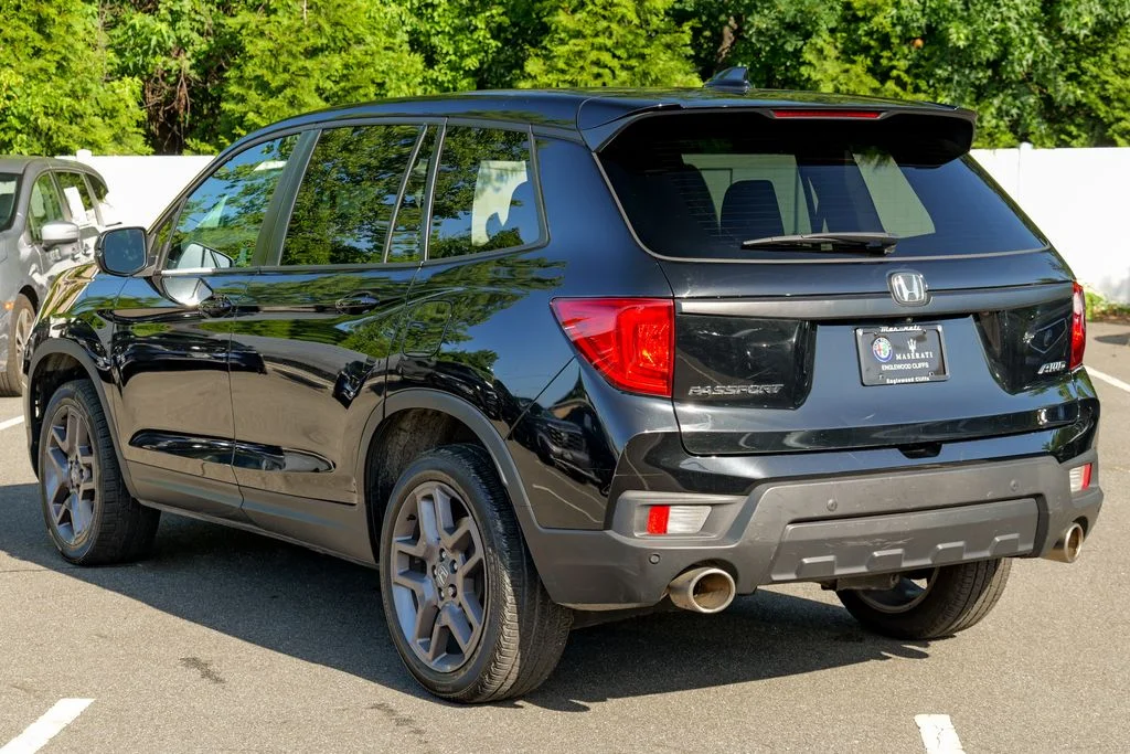 Used 2023 Black Honda EX-L image 5