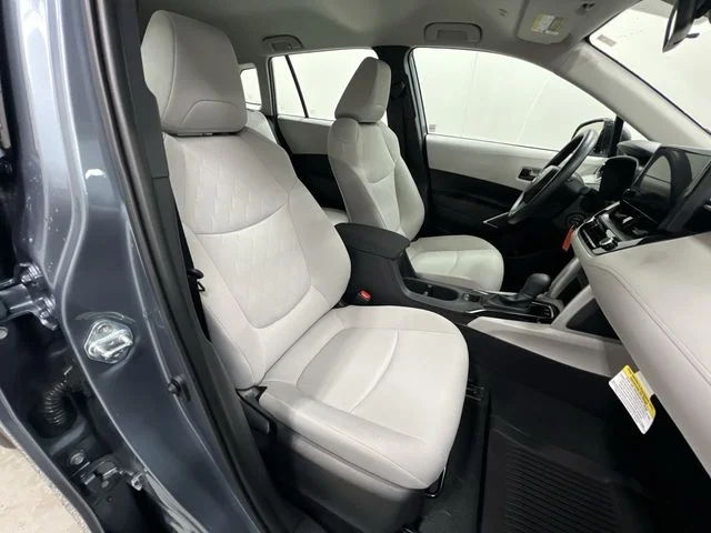 Used 2025  Toyota L image 27