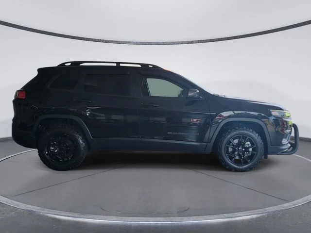 Certified Used 2021 Black Jeep Latitude Lux image 2