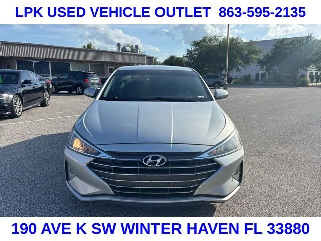 Used 2019 Silver Hyundai SE image 8