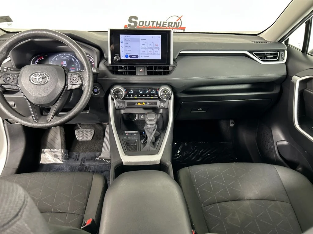 Used 2024 White Toyota XLE image 18
