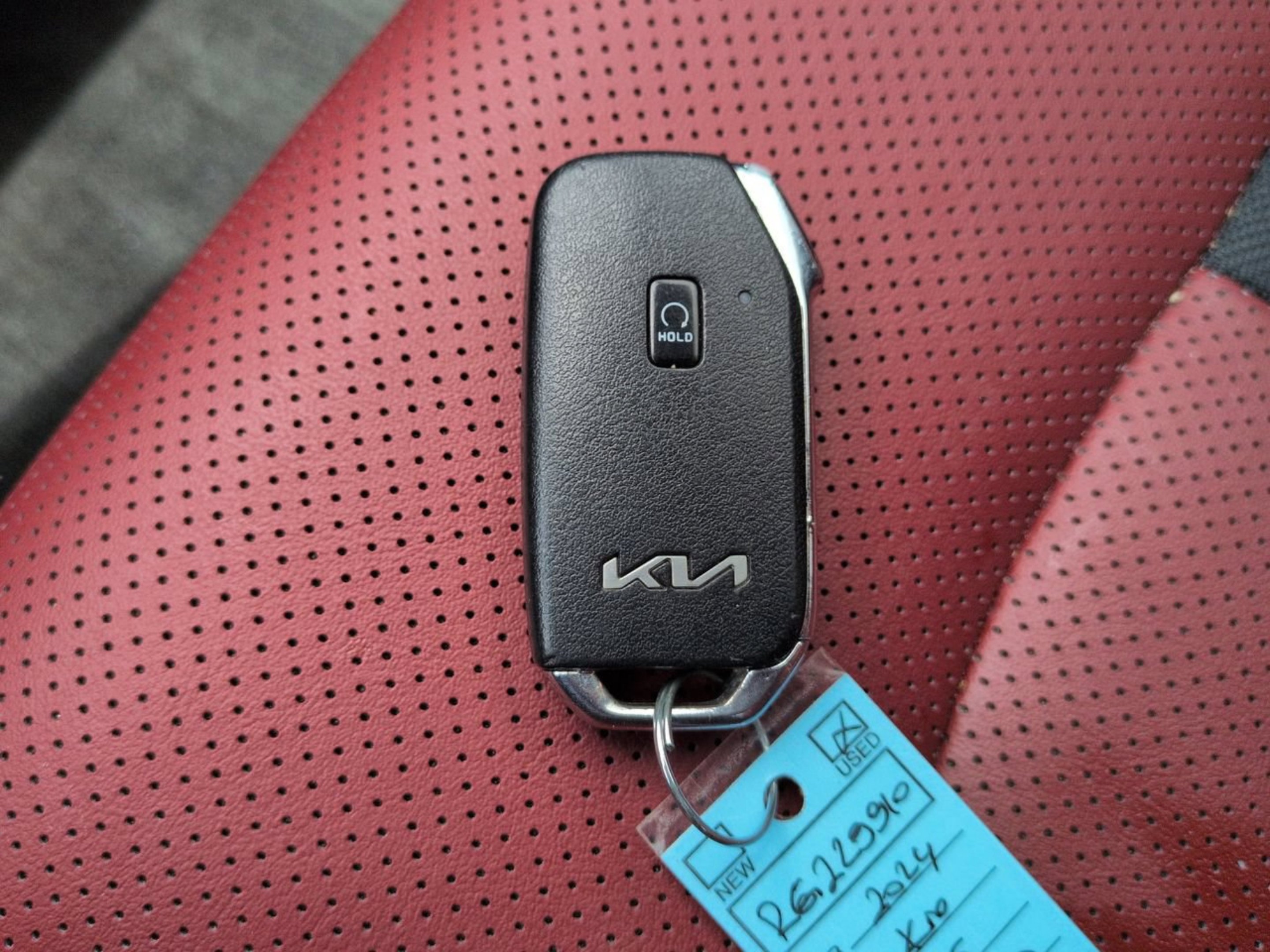 Certified Used 2024 Wolf Gray Kia GT-Line image 33