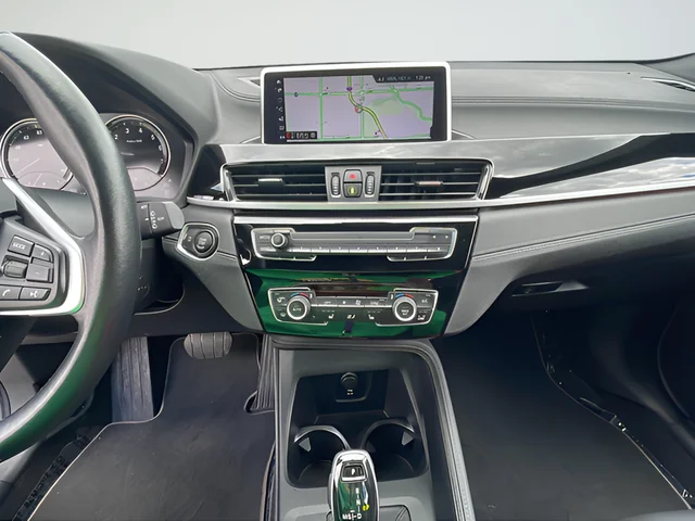 Used 2022 Black BMW xDrive28i image 25