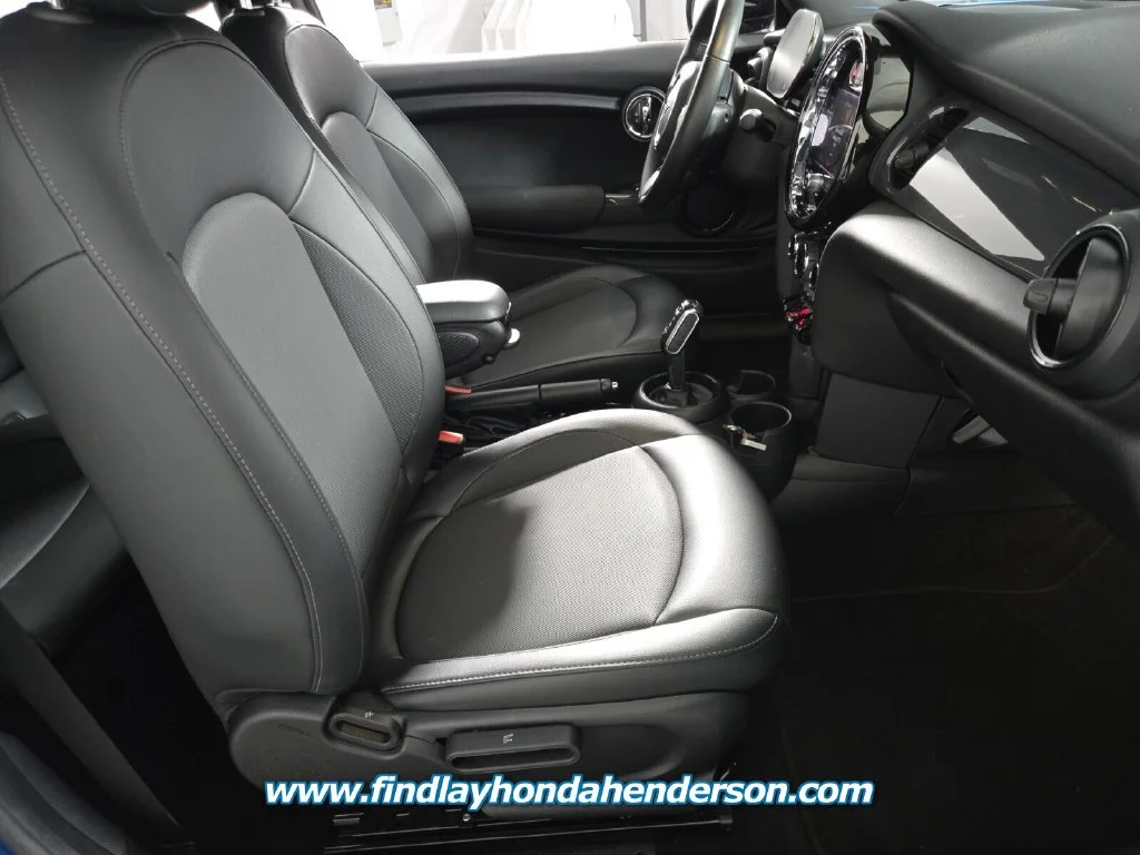 Used 2022 Island Blue Metallic MINI Oxford Edition image 19