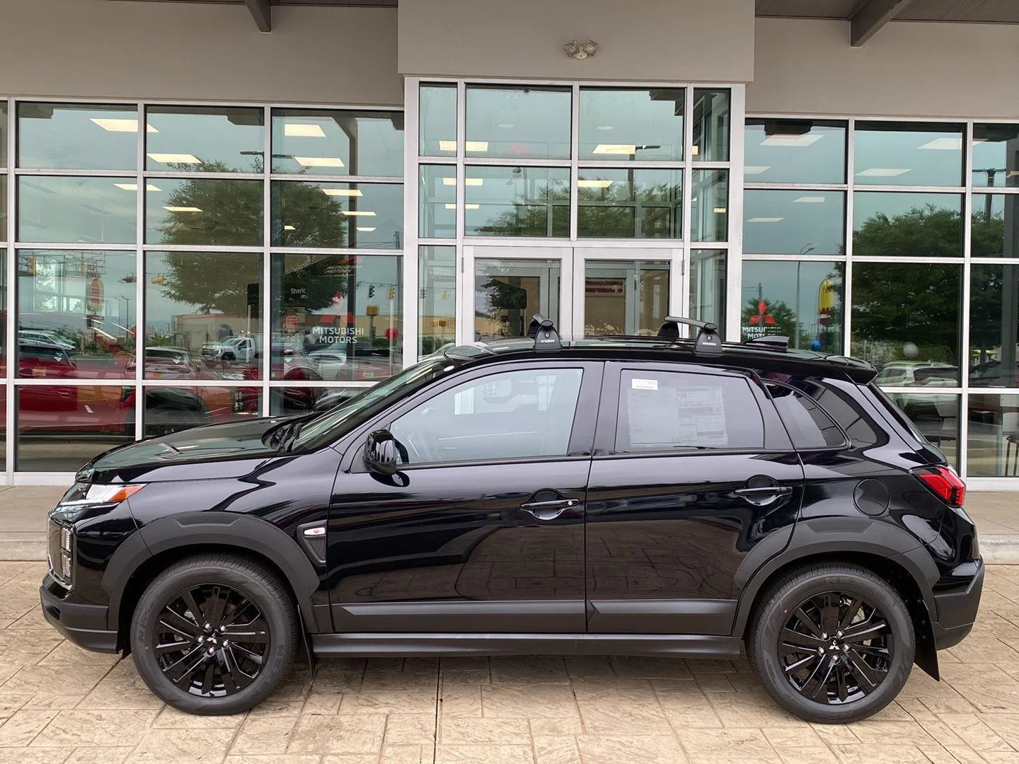New 2026 Labrador Black Pearl Mitsubishi Trail Edition image 4