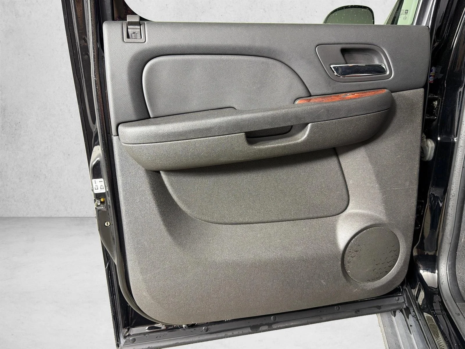 Used 2014 White Chevrolet LT image 22