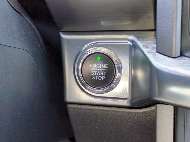Used 2022 Gray Ford Lariat image 27