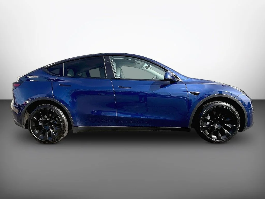 Used 2024 Deep Blue Metallic Tesla Long Range image 8