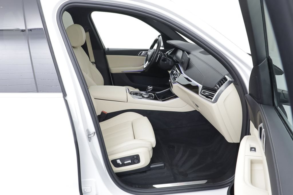 Used 2019 Mineral White Metallic BMW xDrive40i image 20
