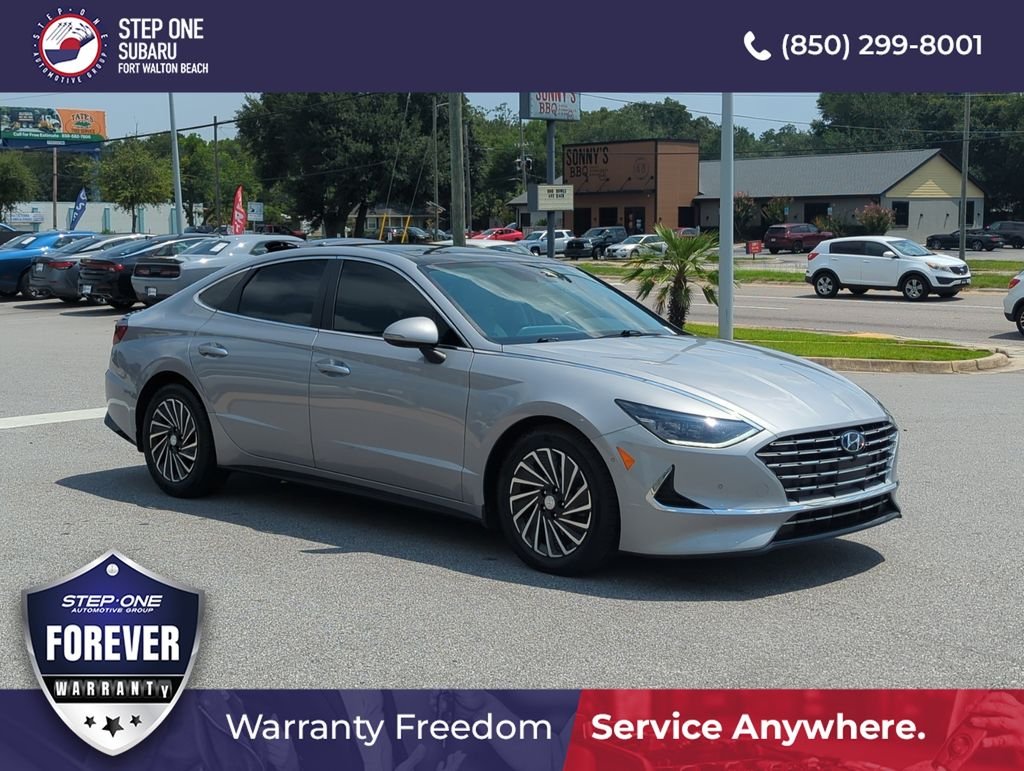 Used 2023 Silver Hyundai Limited image 9
