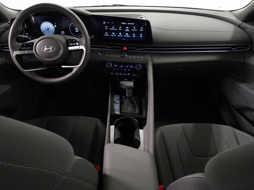 2025 Hyundai Elantra SEL - Photo 12