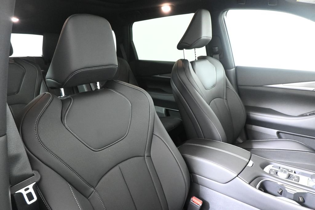 New 2027 2T GRPT SHDW INFINITI Sport AWD image 37