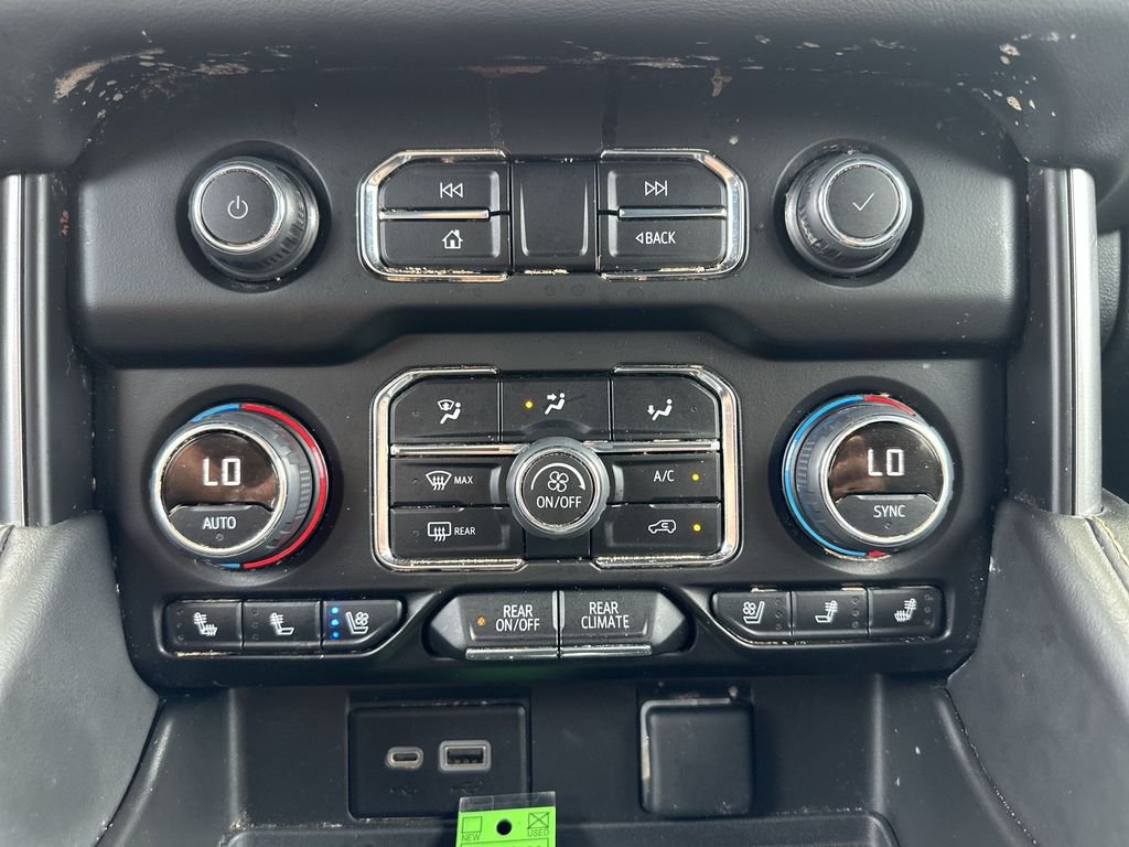 Used 2024 Black Chevrolet Premier image 29