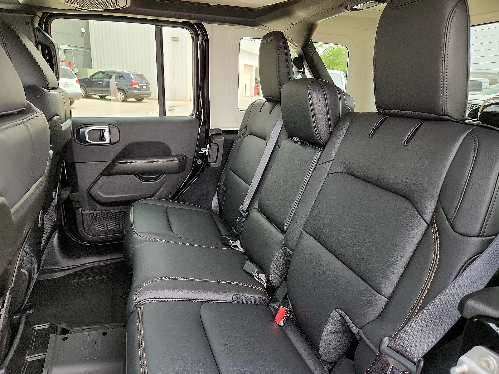 New 2026 Black Clear-Coat  Paint Jeep 4-DOOR SAHARA image 10