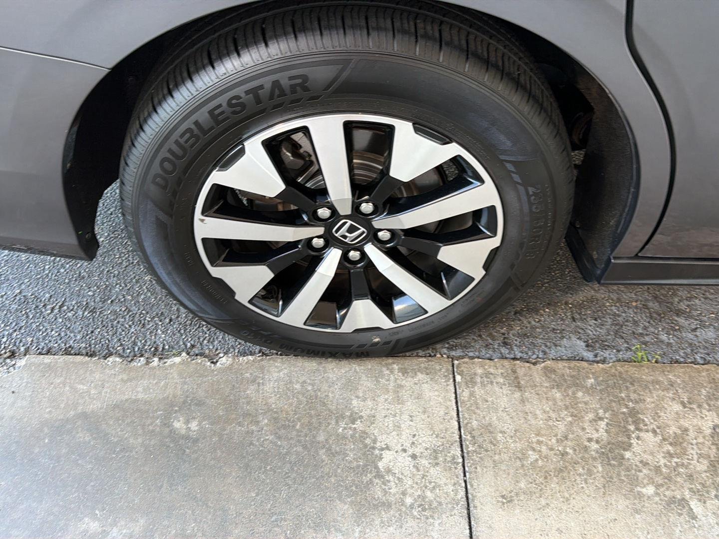 Used 2025  Honda EX-L image 37