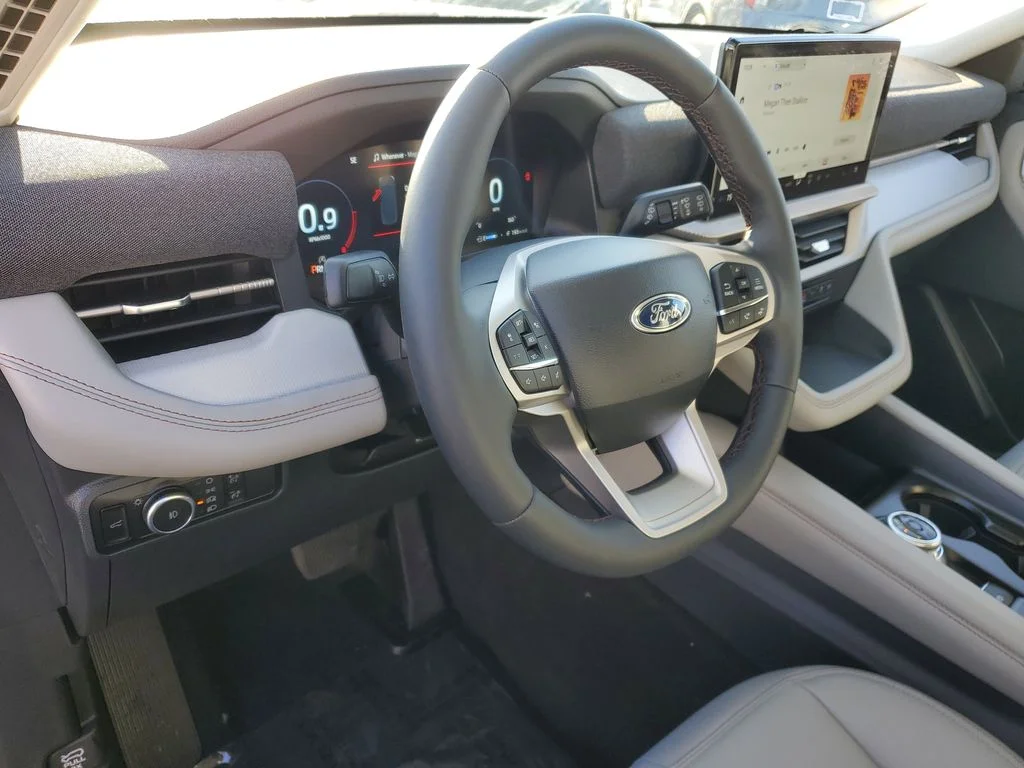 2026 Ford Explorer Active - Photo 7