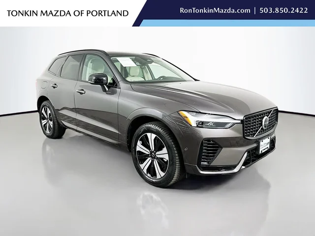 2023 Volvo XC60 Recharge Plug-In Hybrid T8 Plus Dark Theme