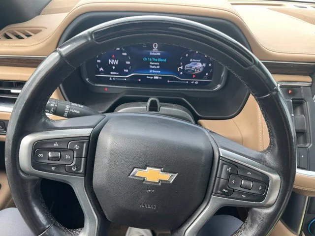 Used 2023 IRIDESCENT PEARL TRICOAT Chevrolet Premier image 31