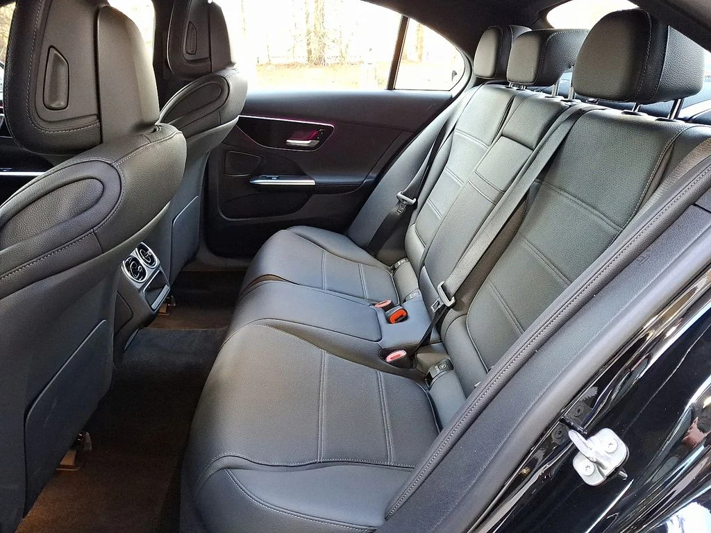 2025 Mercedes-Benz C-Class Sedan C 300 - Photo 10