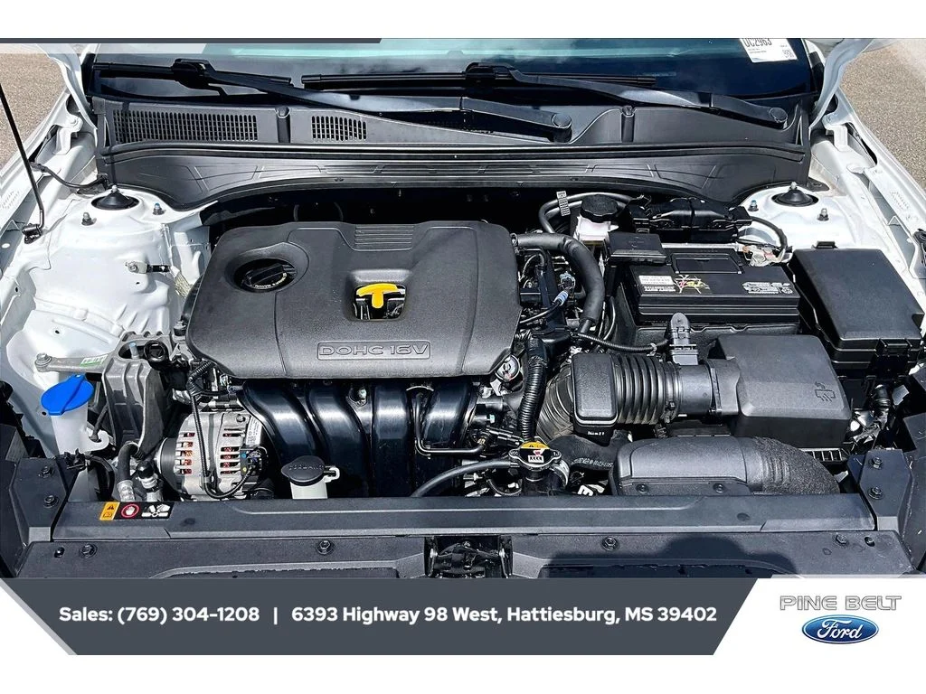 Used 2024 Snow White Pearl Kia LXS image 8