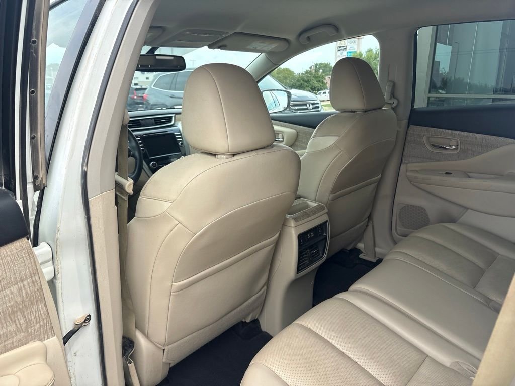 Used 2019 Pearl White Tricoat Nissan SL image 36