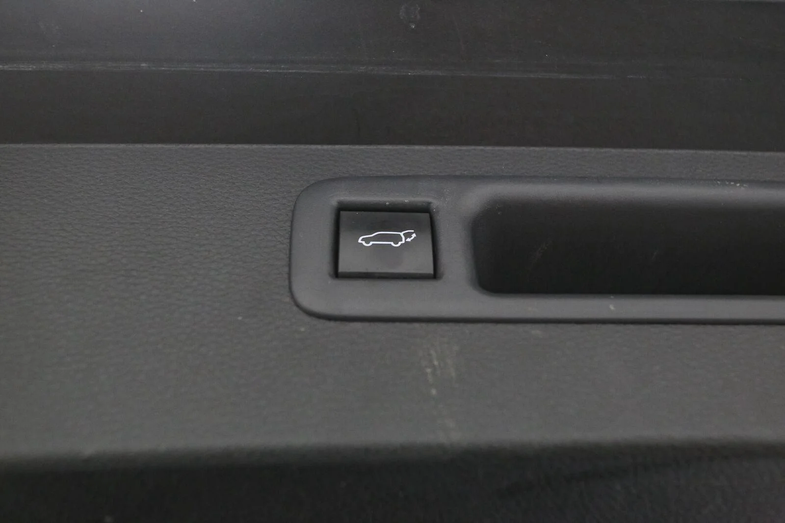 Used 2023 Moon Dust Toyota XLE image 14