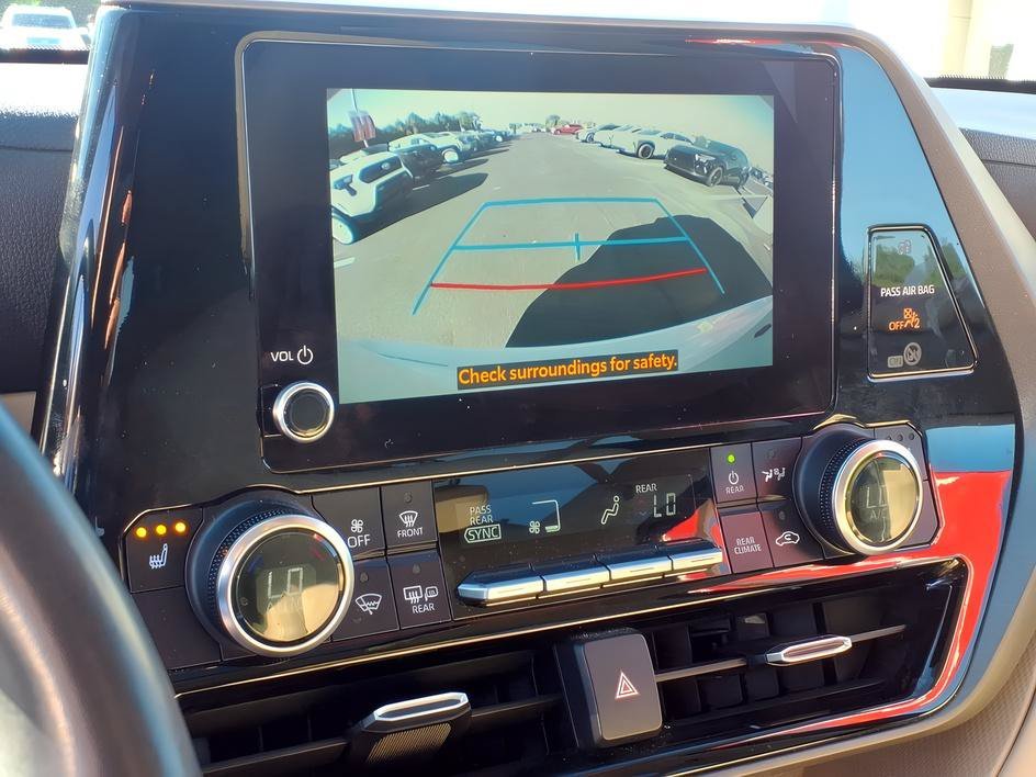 Used 2023 Pearl Toyota XLE image 21