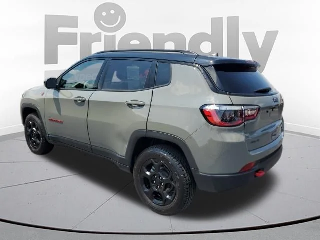 Used 2023 Gray Jeep Trailhawk image 3