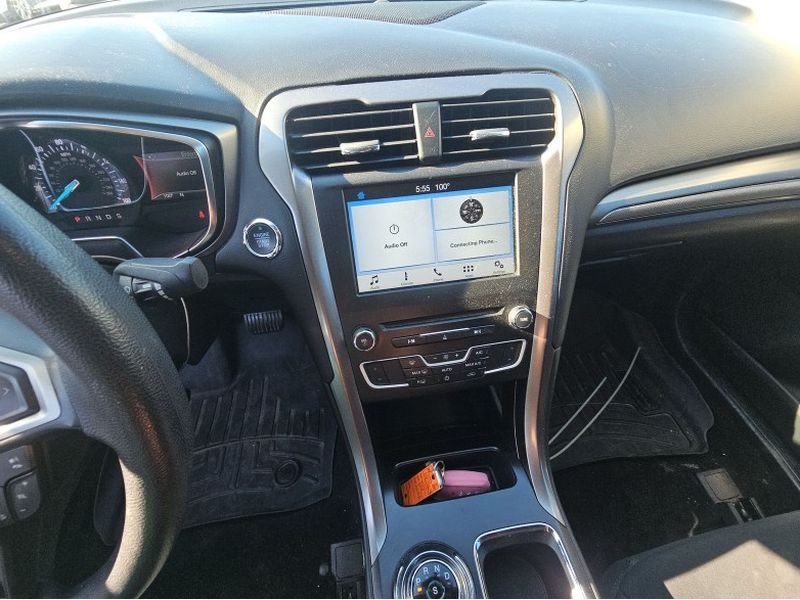 Used 2017 White Gold Ford SE image 14