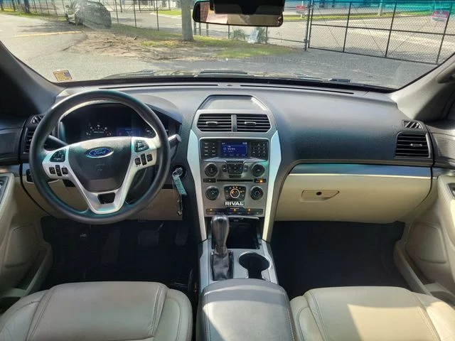 Used 2015 Black Ford Base image 9