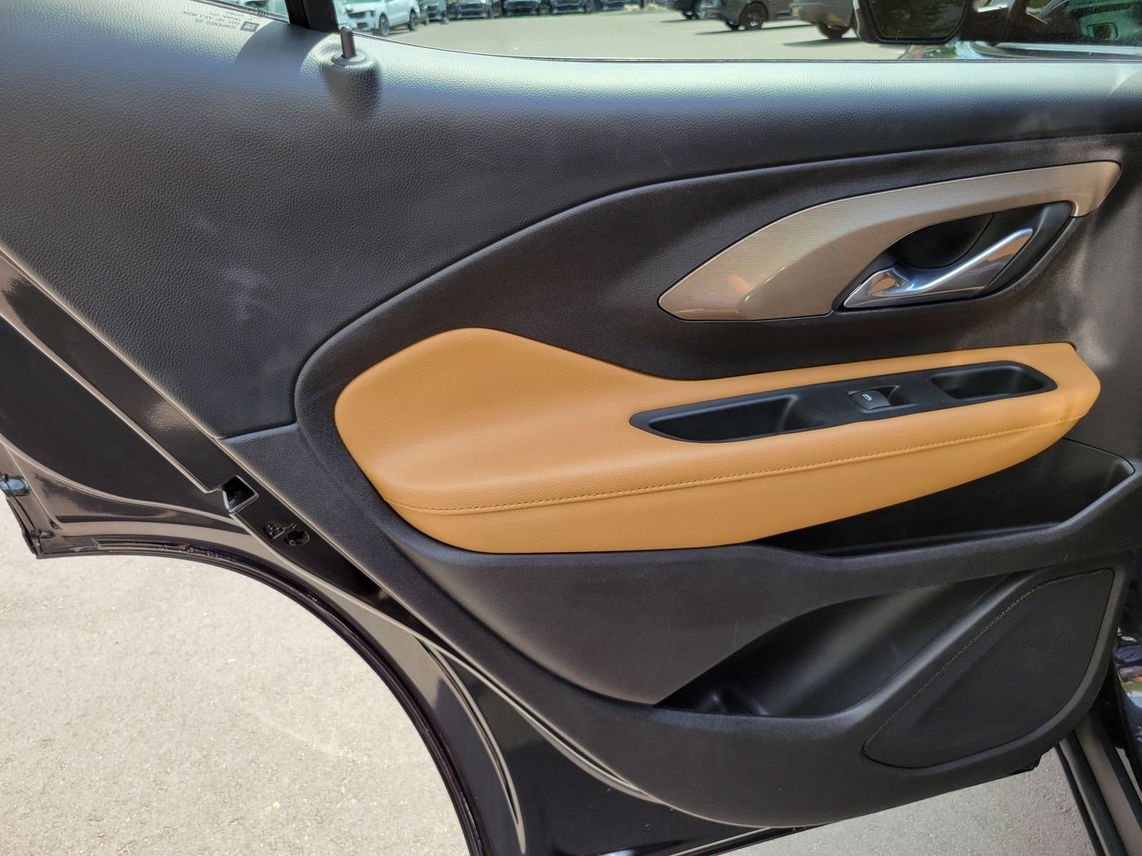 Used 2018 Black GMC SLT image 25