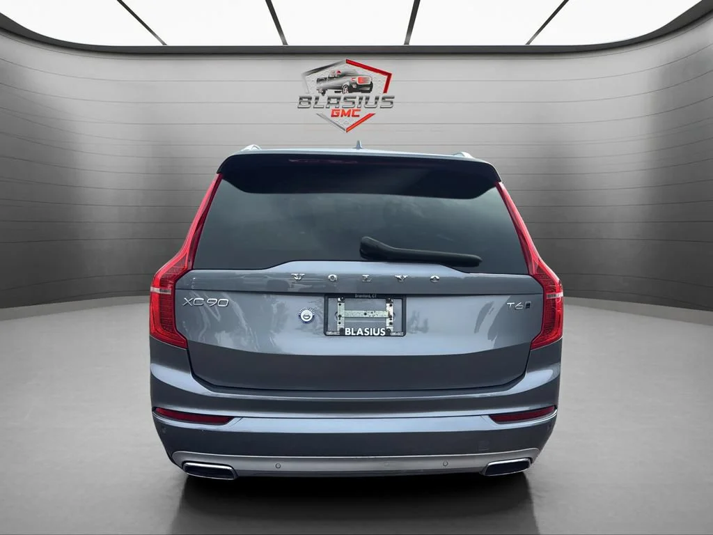 Used 2020 Gray Volvo T6 Momentum 7 Passenger image 4