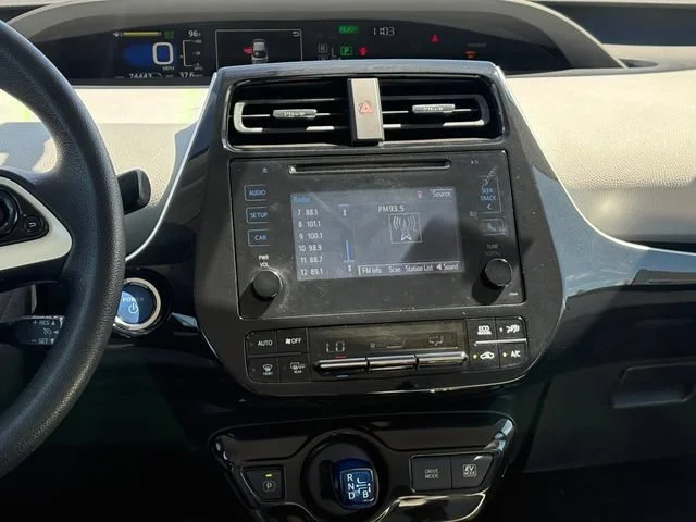 Used 2016  Toyota Two image 18