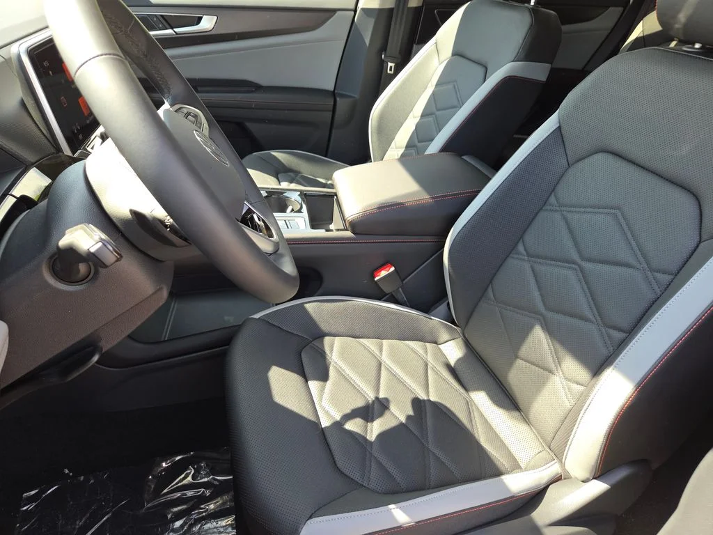 New 2026 Deep Black Pearl Volkswagen 2.0T Peak Edition image 10