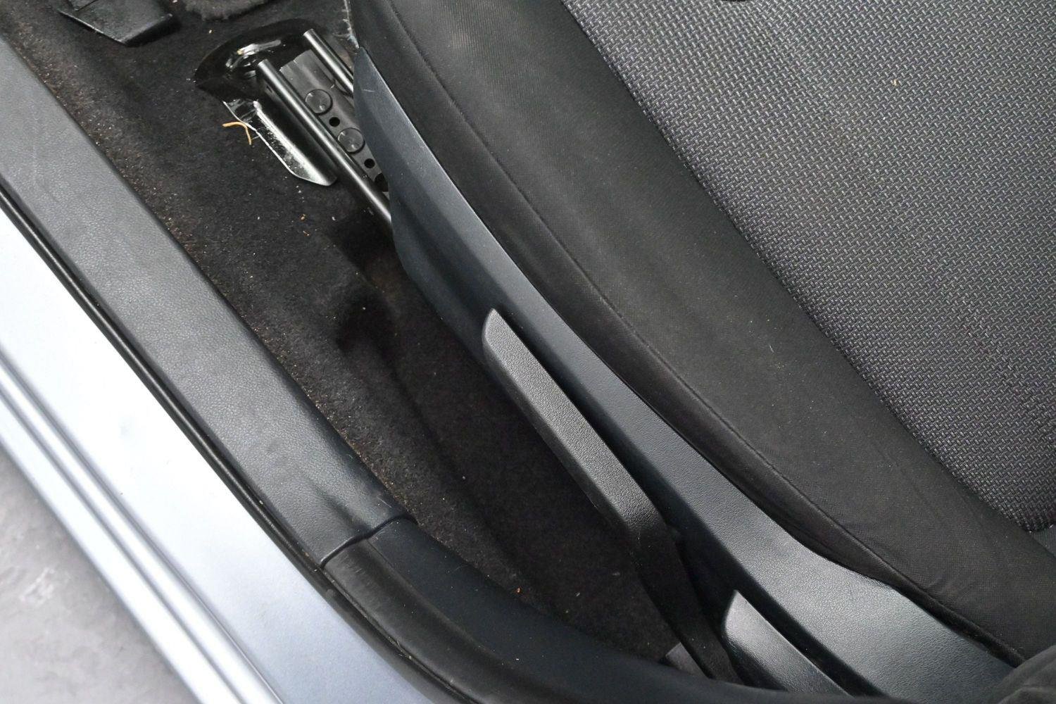 Used 2019 Ice Silver Metallic Subaru Premium image 13