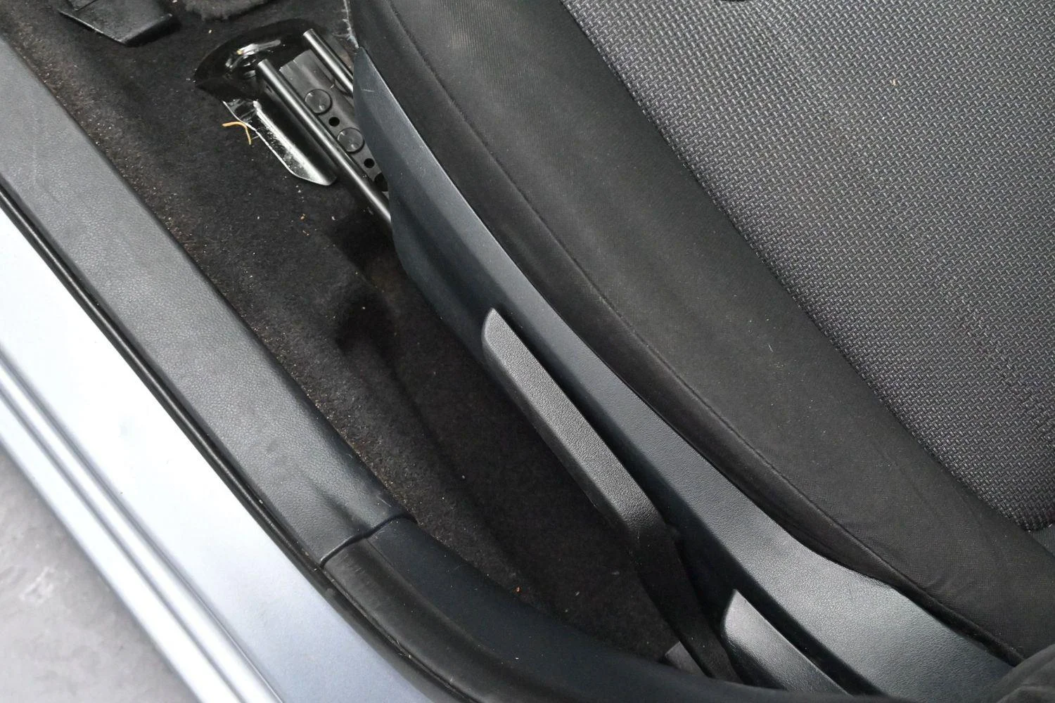 Used 2019 Ice Silver Metallic Subaru Premium image 13