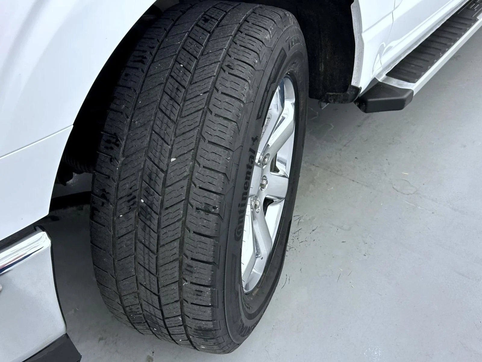 Used 2022 White Ford Lariat image 24